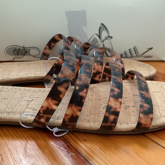 Sandals with Tortoise straps - Picture 2 of 3